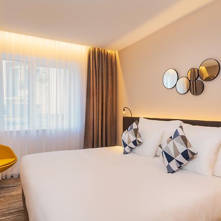 Hotel Cube Прага Екстериор снимка