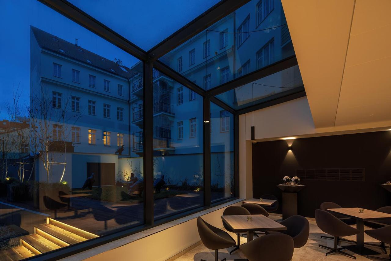 Hotel Cube Прага Екстериор снимка