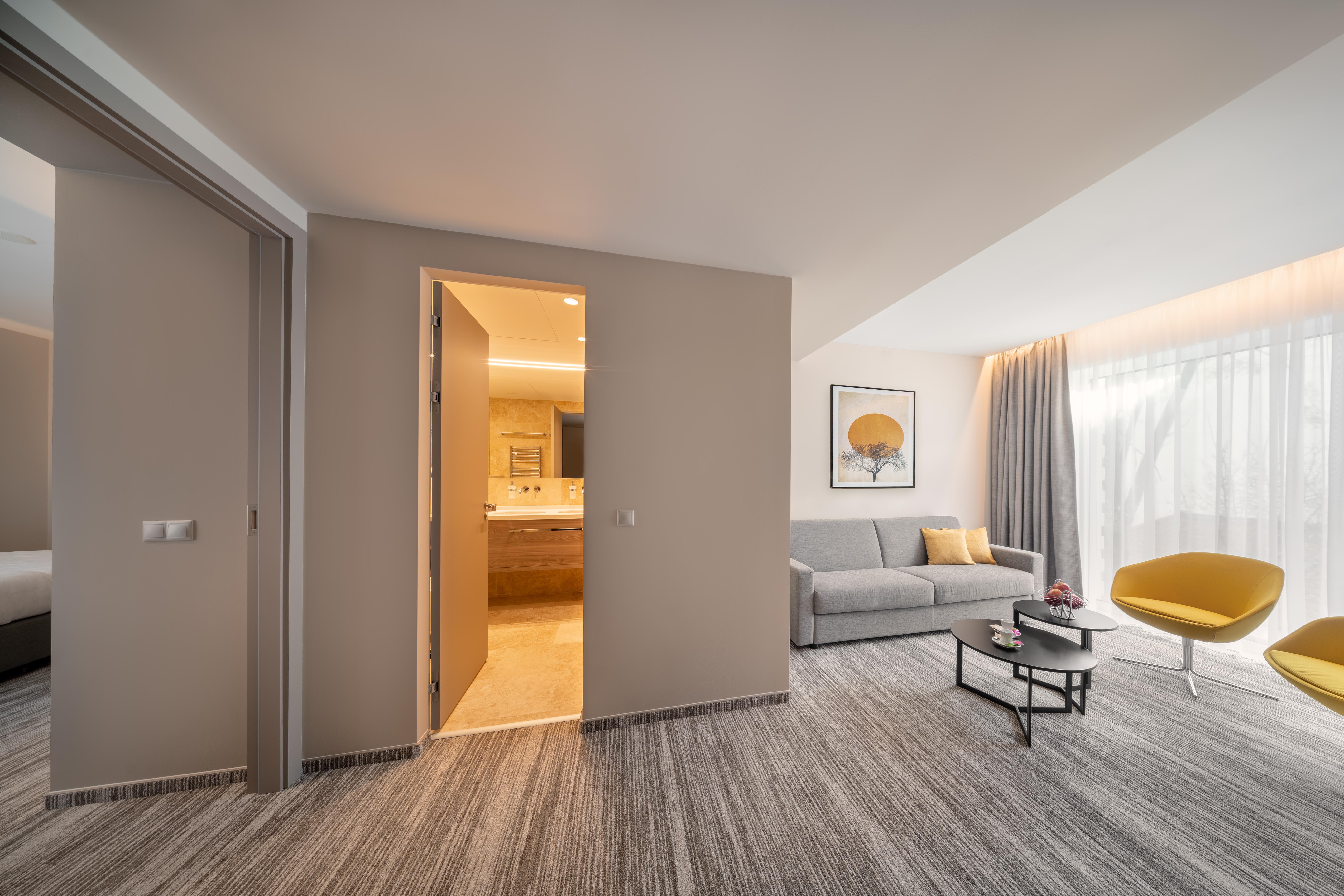 Hotel Cube Прага Екстериор снимка