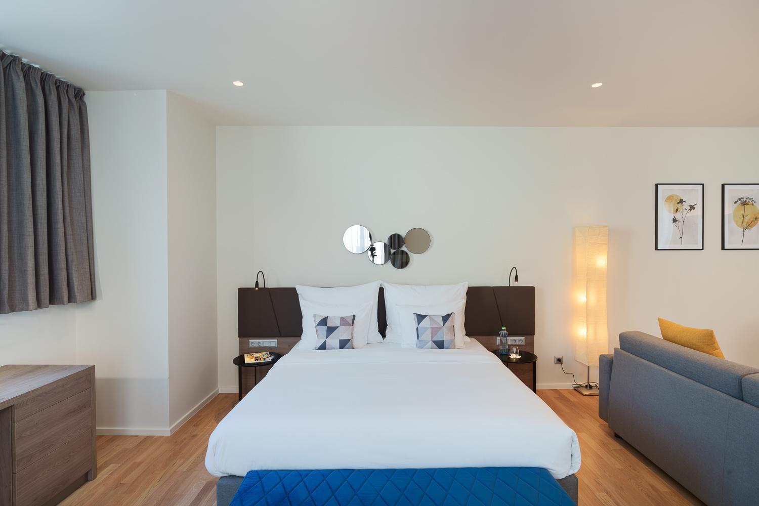 Hotel Cube Прага Екстериор снимка