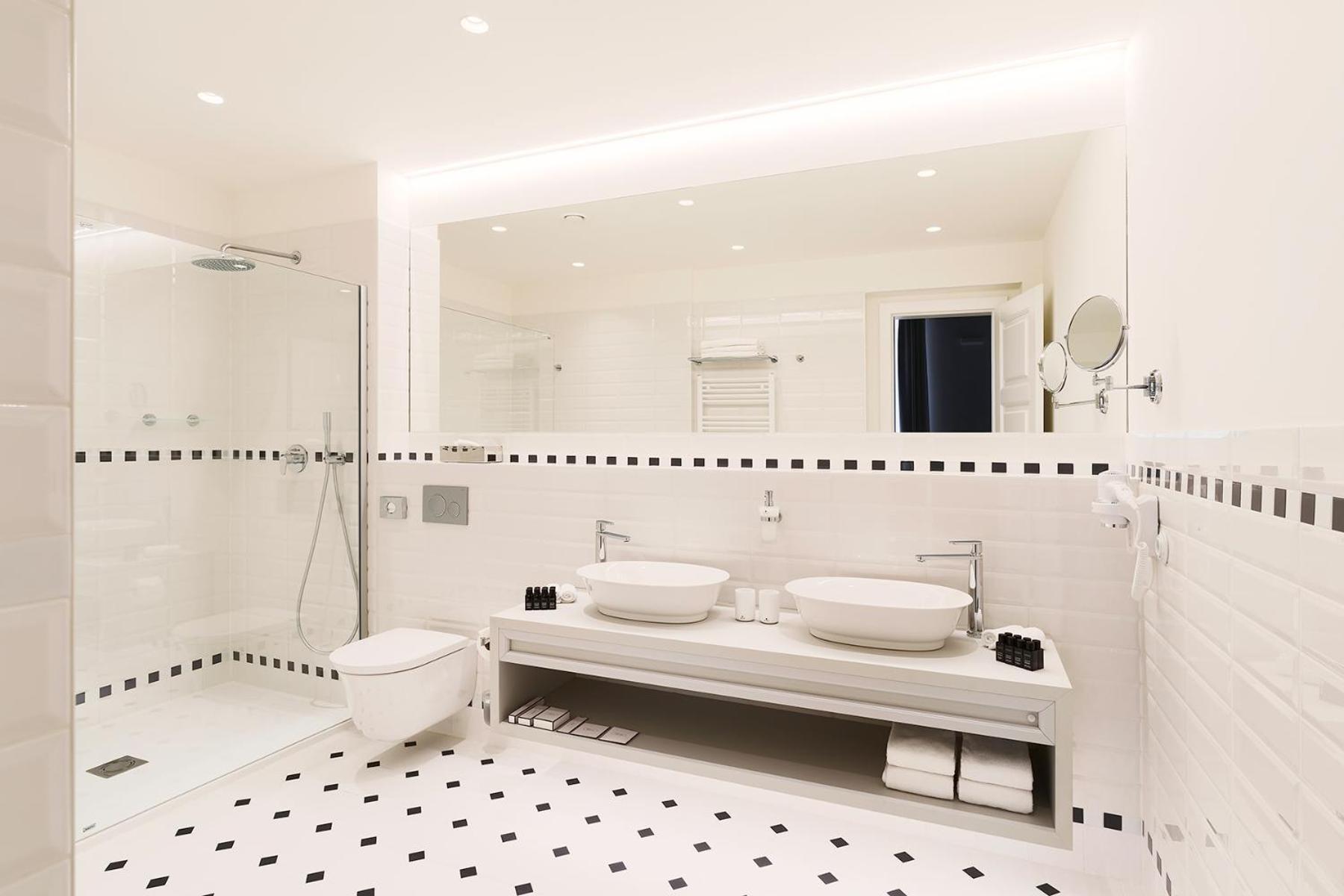 Hotel Cube Прага Екстериор снимка